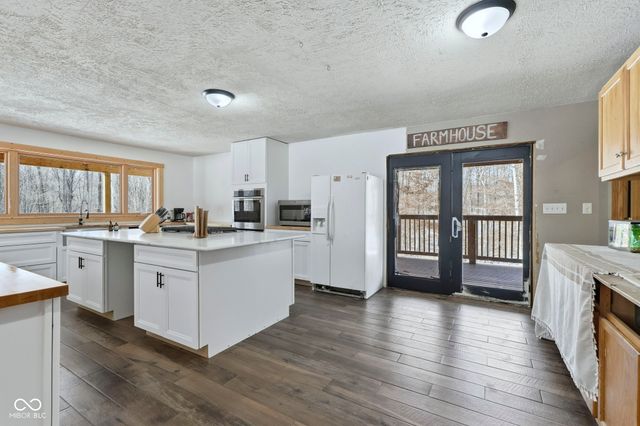 3524 Dollsberry Lane W, Nashville, IN 47448