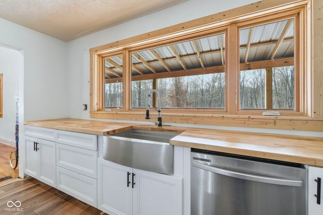 3524 Dollsberry Lane W, Nashville, IN 47448