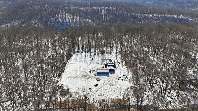 3524 Dollsberry Lane W, Nashville, IN 47448