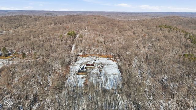 3524 Dollsberry Lane W, Nashville, IN 47448