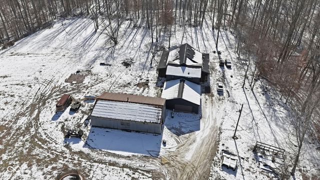 3524 Dollsberry Lane W, Nashville, IN 47448