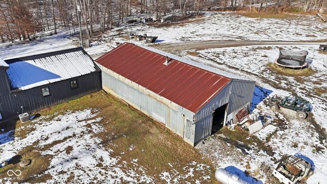 3524 Dollsberry Lane W, Nashville, IN 47448