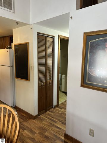 1235 Oakland Street, Traverse City, MI 49686