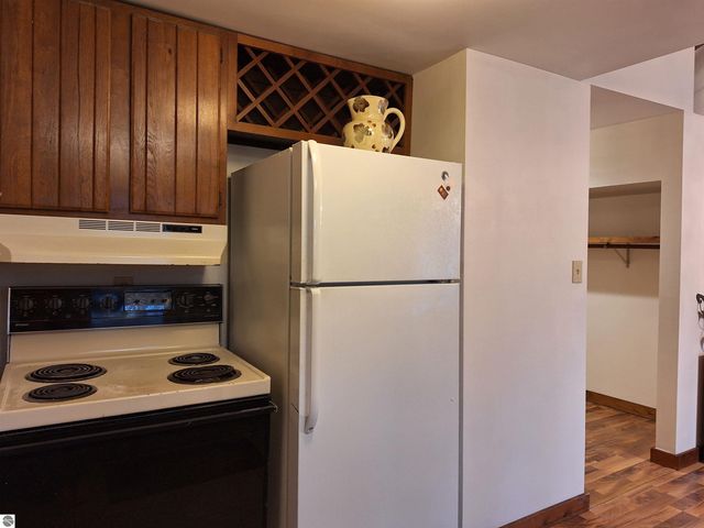 1235 Oakland Street, Traverse City, MI 49686