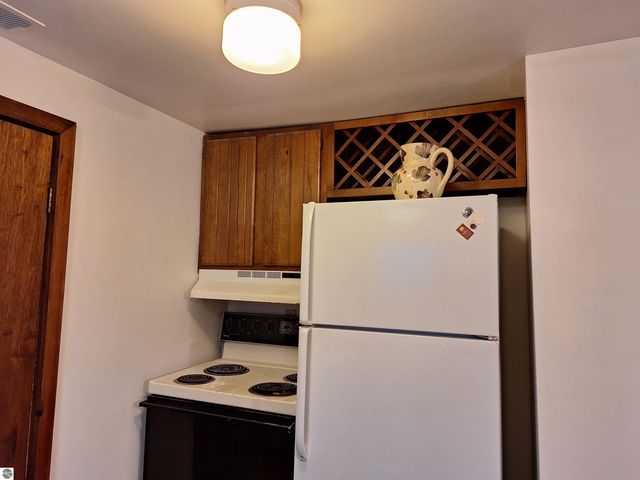 1235 Oakland Street, Traverse City, MI 49686