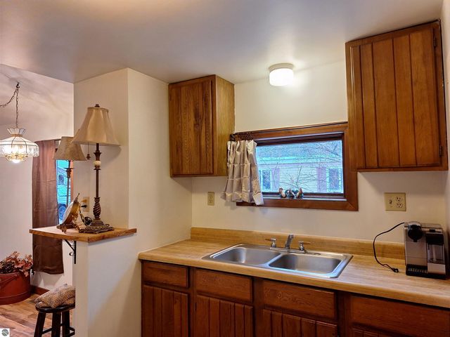 1235 Oakland Street, Traverse City, MI 49686