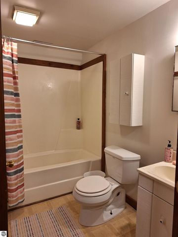 1235 Oakland Street, Traverse City, MI 49686