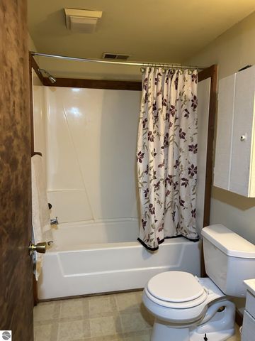 1235 Oakland Street, Traverse City, MI 49686