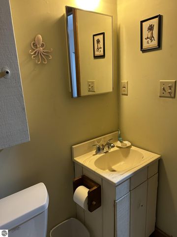 1235 Oakland Street, Traverse City, MI 49686