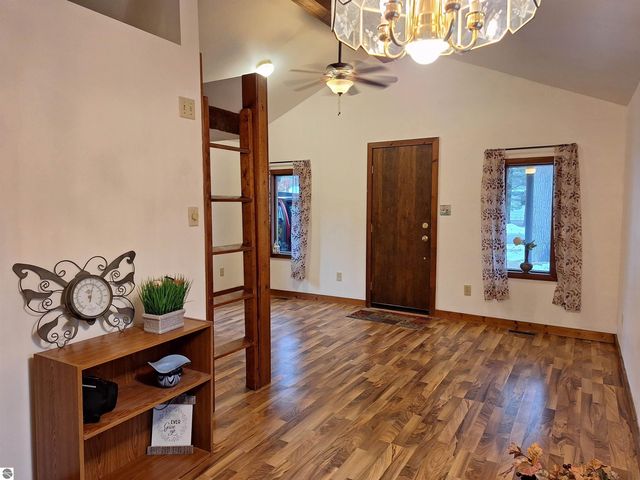 1235 Oakland Street, Traverse City, MI 49686