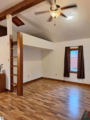 1235 Oakland Street, Traverse City, MI 49686