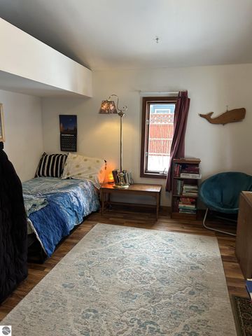 1235 Oakland Street, Traverse City, MI 49686