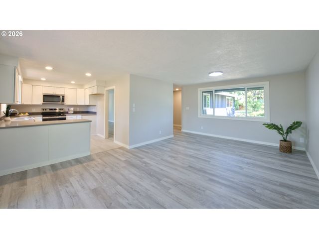 1035 Nw 20TH St, Mc Minnville, OR 97128