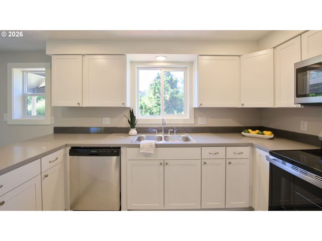 1035 Nw 20TH St, Mc Minnville, OR 97128