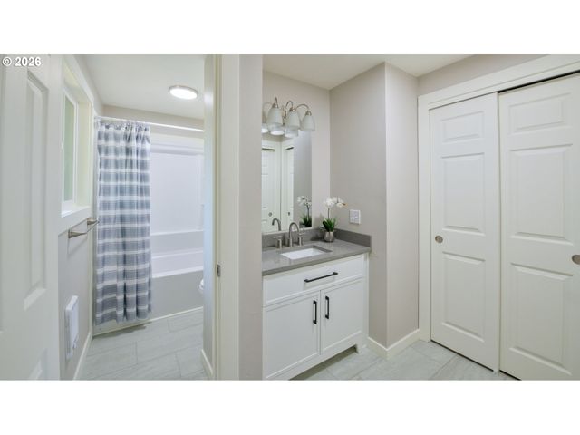 1035 Nw 20TH St, Mc Minnville, OR 97128