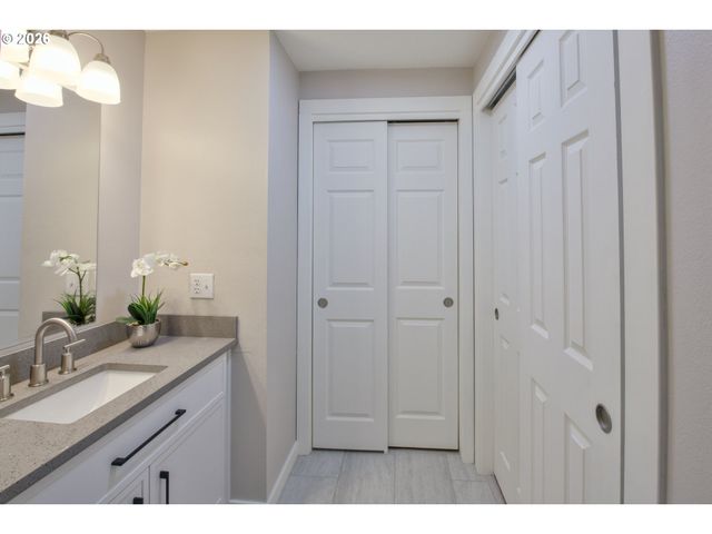 1035 Nw 20TH St, Mc Minnville, OR 97128