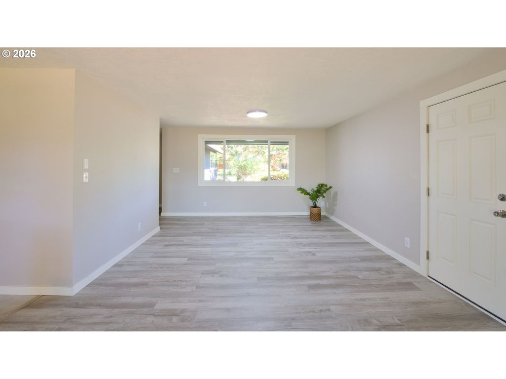 Image 9 of property listing at 1035 Nw 20TH St, Mc Minnville, OR 97128
