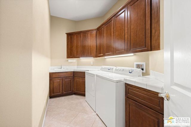 1691 Ponderosa Way, Palm Springs, CA 92264