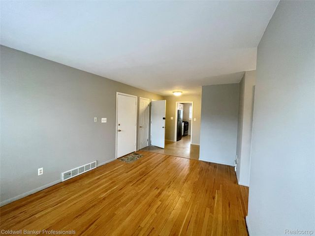 22907 Allen Court, St. Clair Shores, MI 48080