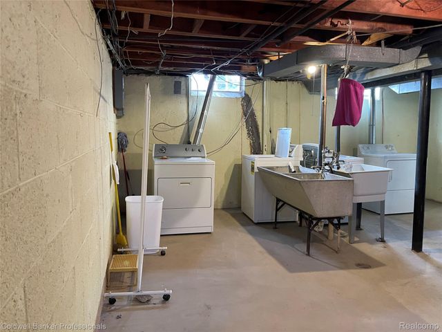 22907 Allen Court, St. Clair Shores, MI 48080