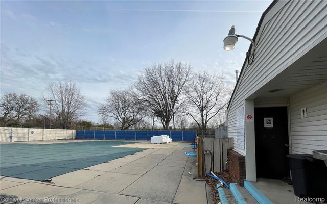 22907 Allen Court, St. Clair Shores, MI 48080