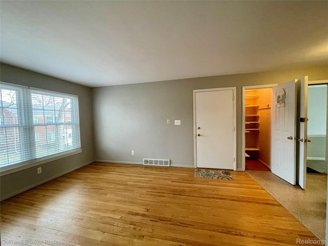 22907 Allen Court, St. Clair Shores, MI 48080