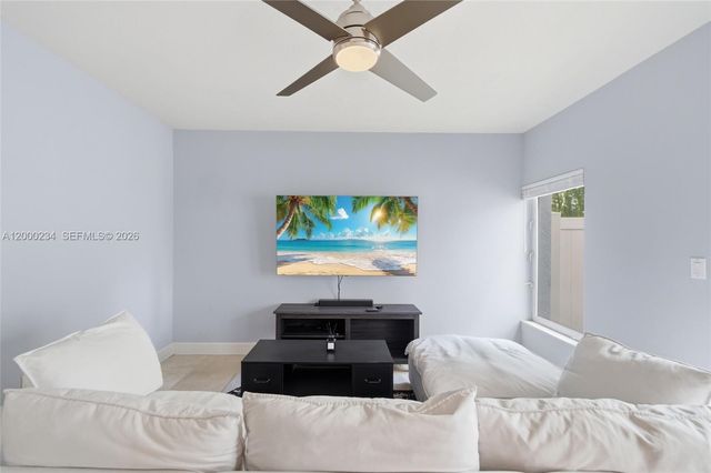 832 N Victoria Park Rd 832, Fort Lauderdale, FL 33304