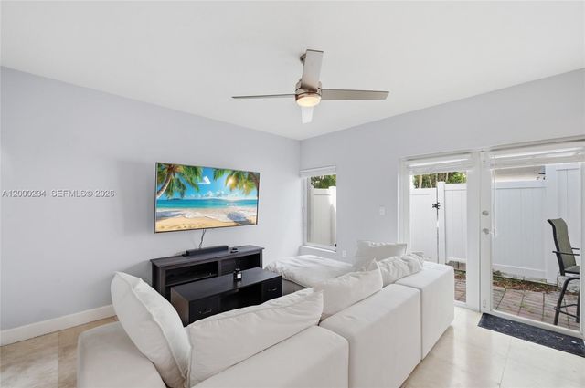 832 N Victoria Park Rd 832, Fort Lauderdale, FL 33304