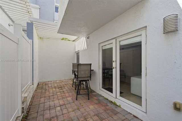 832 N Victoria Park Rd 832, Fort Lauderdale, FL 33304