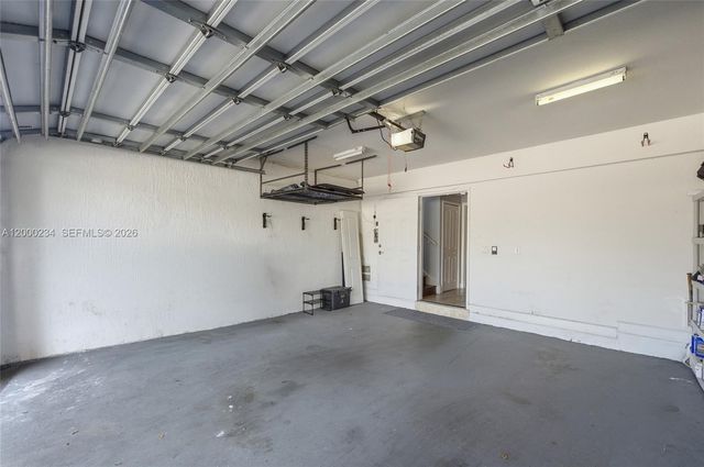 832 N Victoria Park Rd 832, Fort Lauderdale, FL 33304