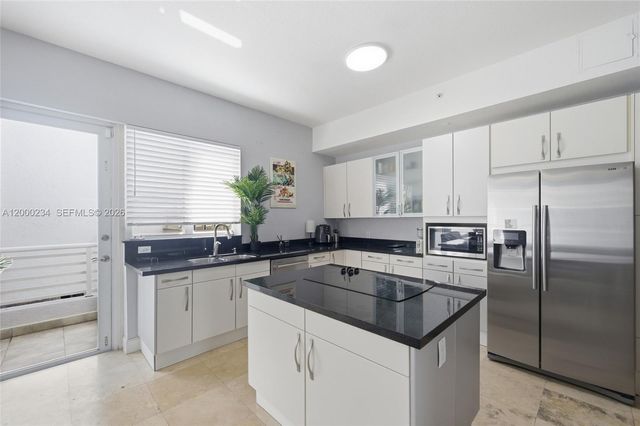 832 N Victoria Park Rd 832, Fort Lauderdale, FL 33304