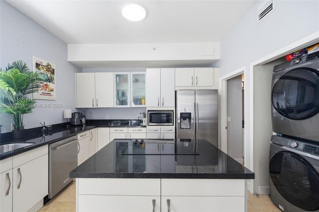 832 N Victoria Park Rd 832, Fort Lauderdale, FL 33304