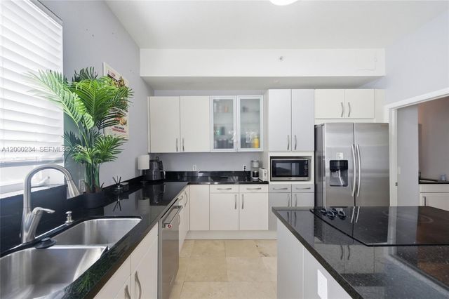 832 N Victoria Park Rd 832, Fort Lauderdale, FL 33304