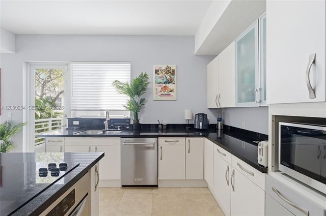 832 N Victoria Park Rd 832, Fort Lauderdale, FL 33304