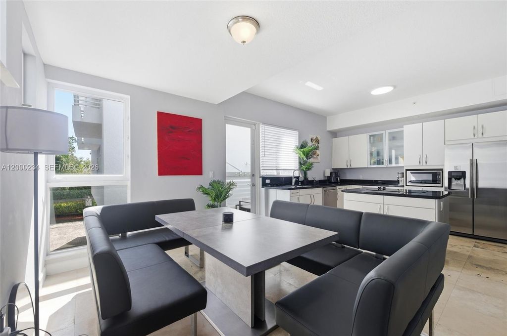 832 N Victoria Park Rd 832, Fort Lauderdale, FL 33304