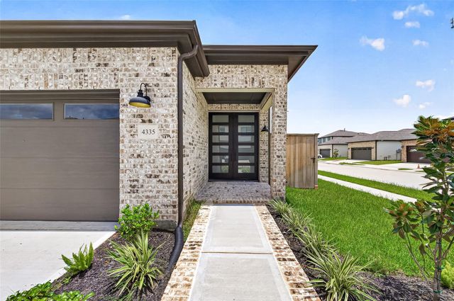 4335 Avron Drive, Stafford, TX 77477