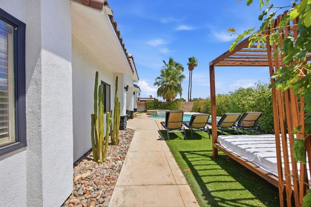 2800 E Vista Chino, Palm Springs, CA 92262