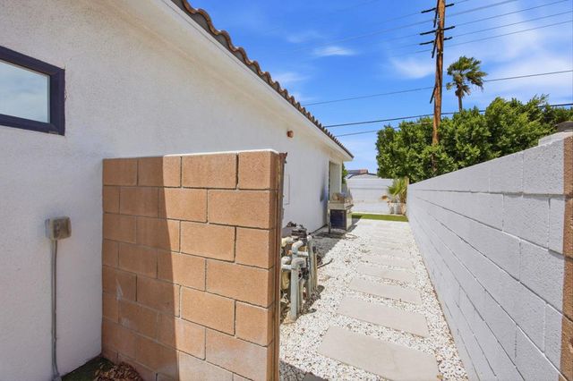 2800 E Vista Chino, Palm Springs, CA 92262
