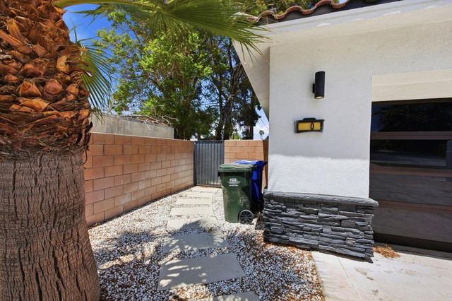 2800 E Vista Chino, Palm Springs, CA 92262