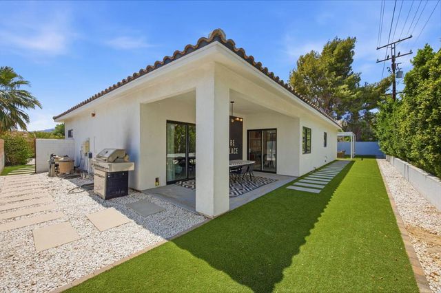 2800 E Vista Chino, Palm Springs, CA 92262
