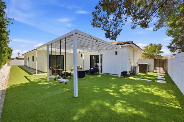 2800 E Vista Chino, Palm Springs, CA 92262