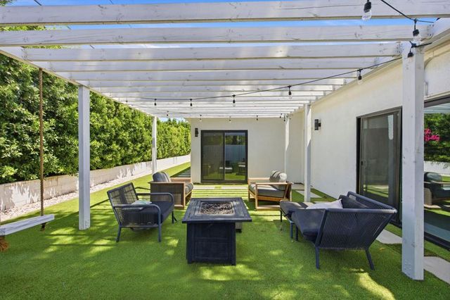 2800 E Vista Chino, Palm Springs, CA 92262