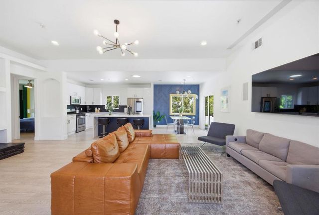 2800 E Vista Chino, Palm Springs, CA 92262