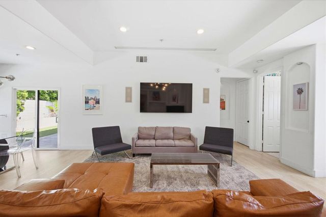 2800 E Vista Chino, Palm Springs, CA 92262