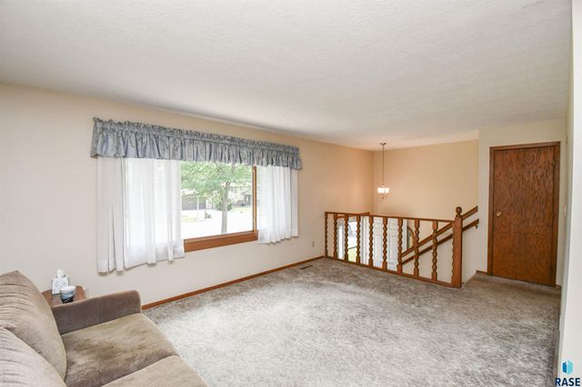 5900 W 50th St, Sioux Falls, SD 57106