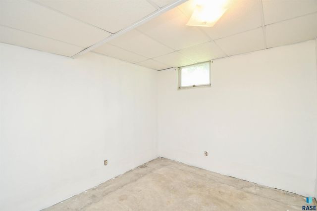 5900 W 50th St, Sioux Falls, SD 57106