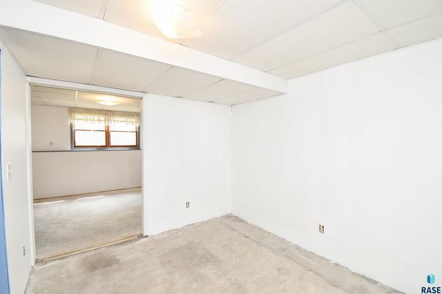 5900 W 50th St, Sioux Falls, SD 57106