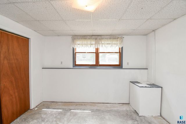 5900 W 50th St, Sioux Falls, SD 57106