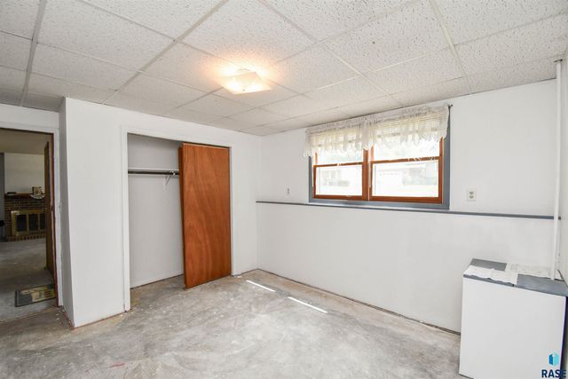 5900 W 50th St, Sioux Falls, SD 57106
