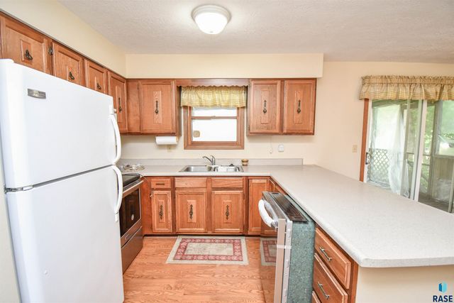 5900 W 50th St, Sioux Falls, SD 57106